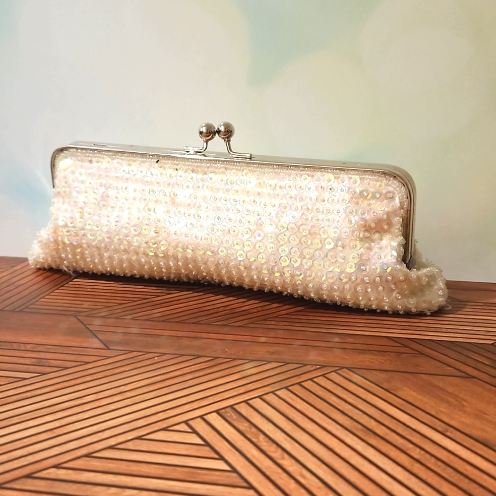 White iridescent sequin and seed beads covered evening clutch wedding prom Gala - Picture 2 of 12